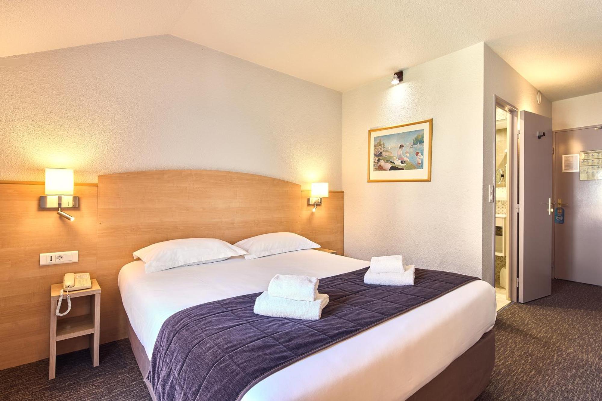 Saint Laurent Hotel 3*